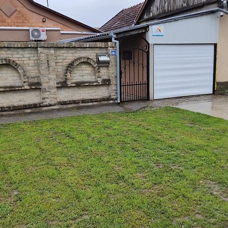 Apartman Bruno Zenta Kültér fotó